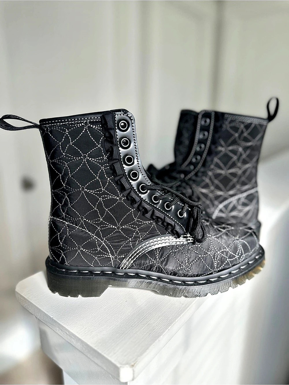 Dr. Martens 1460 Frill Black Bow Stitched Lace Up
Boots Women's US 8 / EU 39